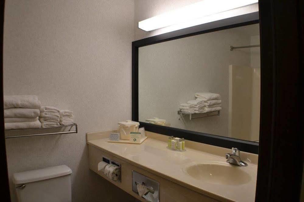 Dunes Express Inn And Suites Hart 외부 사진